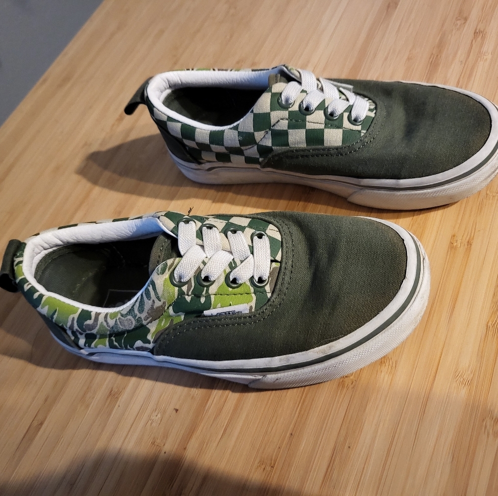 Vans Camo and Checkered kids shows